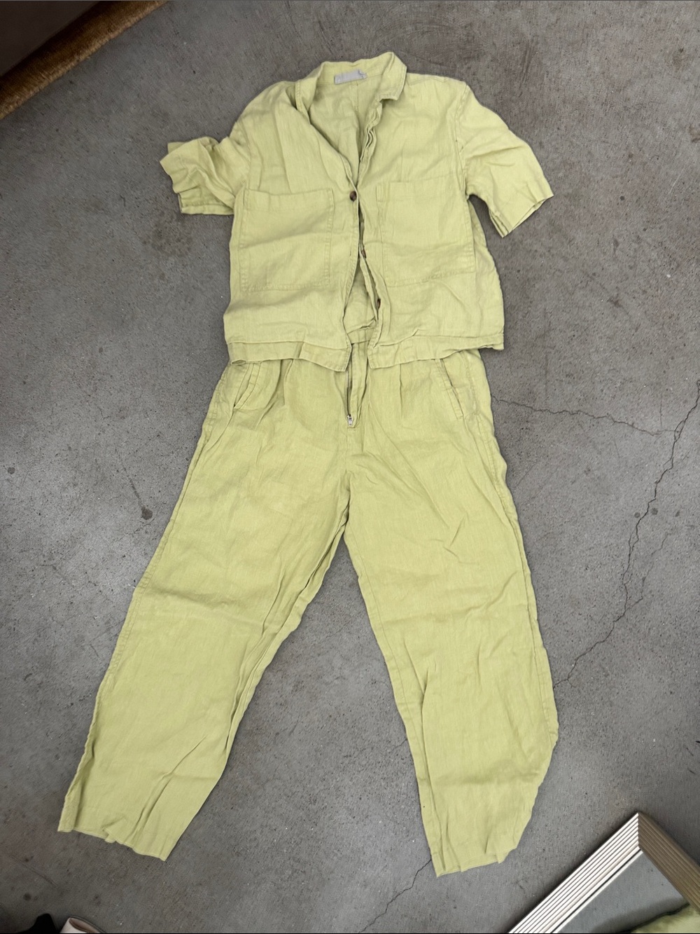 Everlane Light Lime Two-Piece 100% Linen Set - Short Sleeve Top & Pants